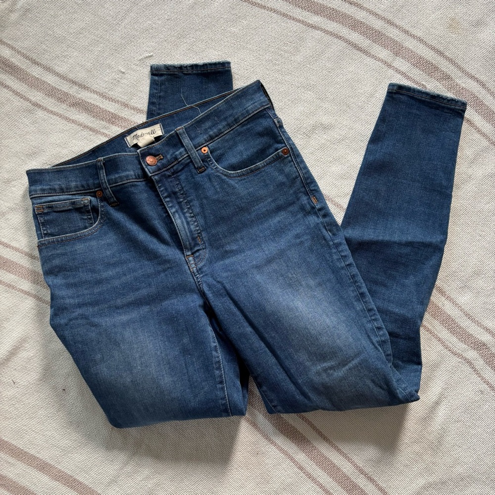 Classic Dark Wash High-Rise Skinny Jeans